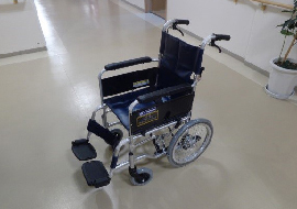 車椅子 寄贈01