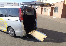 福祉車両 寄贈04